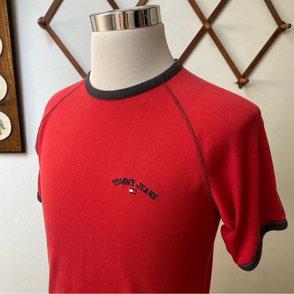 90s Vintage Tommy Hilfiger Ribbed Fitted T-Shirt - Picture 3 of 14